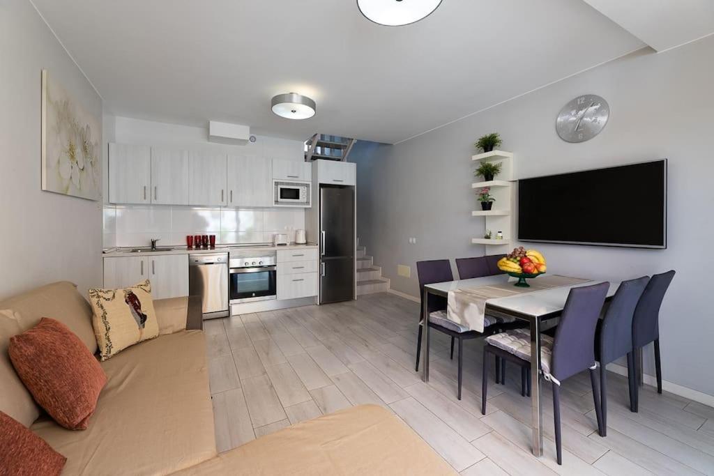 Beautiful Duplex In 3 Minutes Walking To The Beach In Playa De Las Americas ภายนอก รูปภาพ